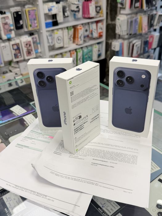 Apple iPhone 17 Pro 256GB Deep Blue Чисто Нов