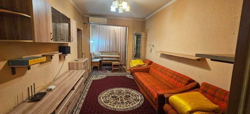 Продаётся 2х комнатная 2/1/4 Массив Феруза