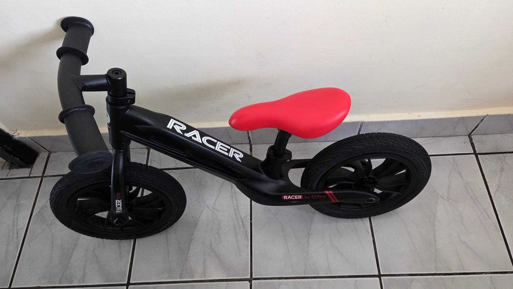 Продавам баланс колело Racer QPlay 12".