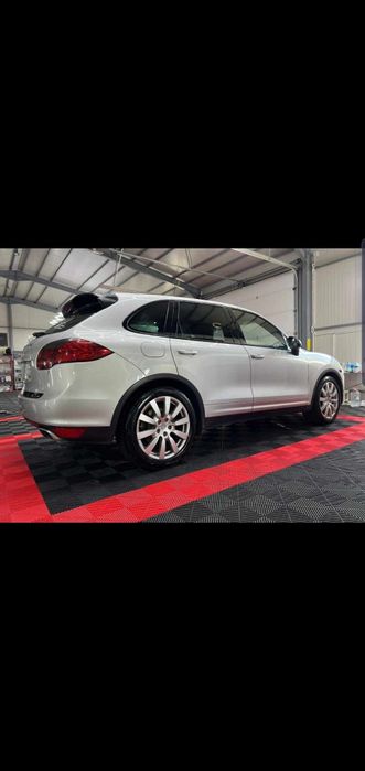Porsche Cayenne variante S clas 2015 sau gle coupe 2017