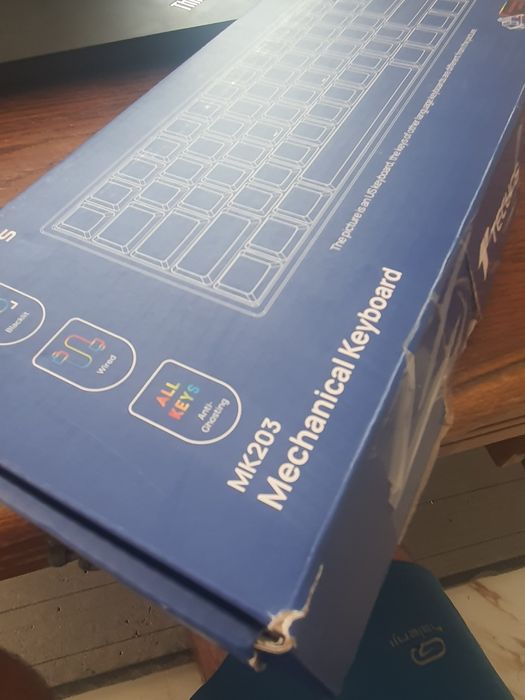 Tastatura mecanica Tecurs mk203 noua în cutie cu accesorii