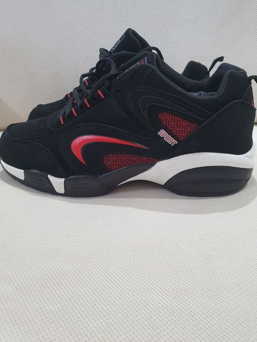 Vind adidași în blănii nr 42