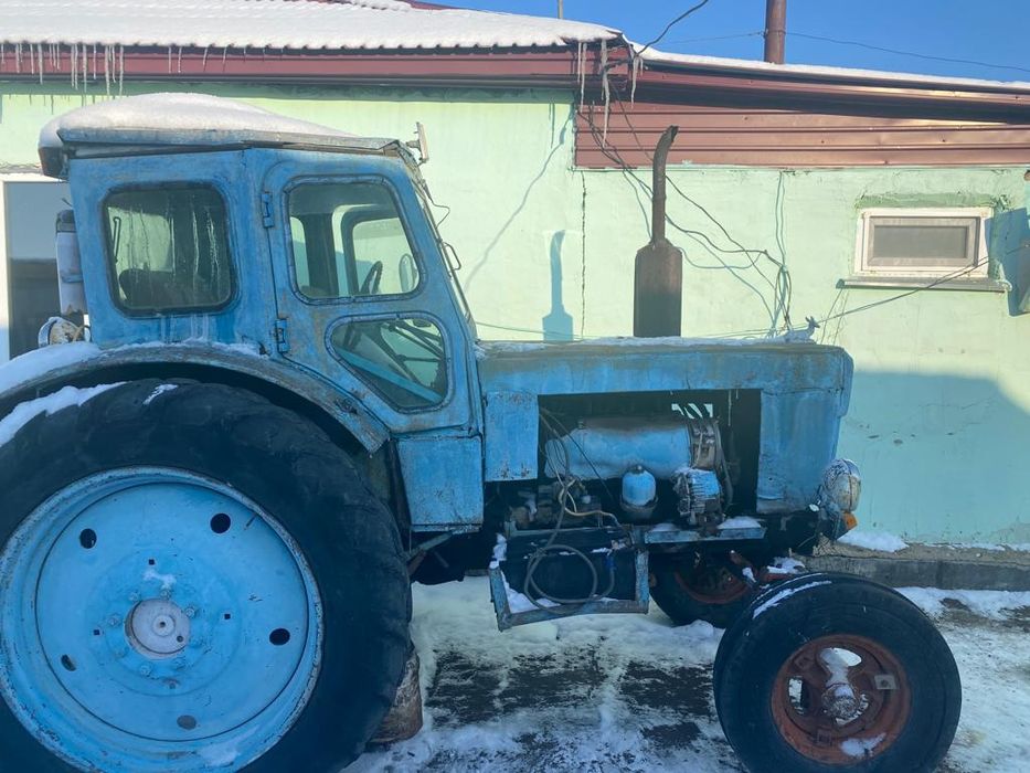 Продам Т-40 с косаркой, сеновозкой, лопатой дополнительно есть запчаст