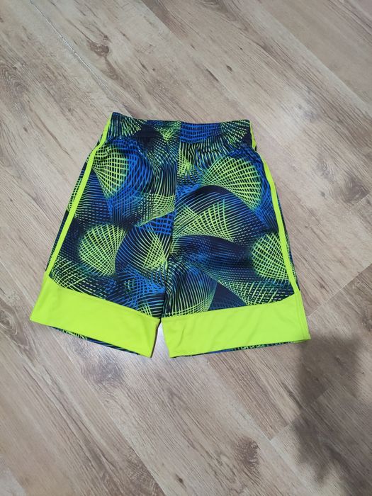 Pantaloni scurți Adidas mărimea 10-12 ani
