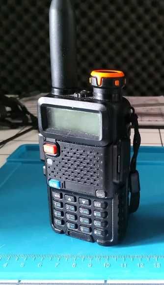 Vand Baofeng UV-5R Tri-Power