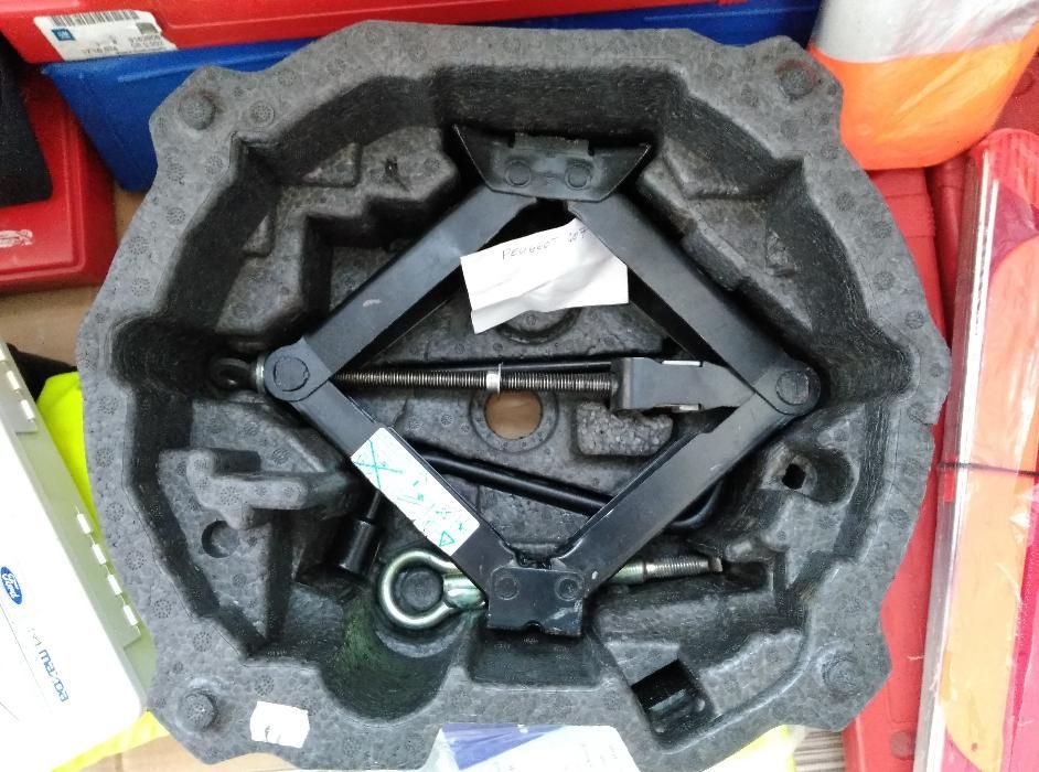 Suporti spuma, Cricuri coarba rezerva Peugeot Opel VW Mazda Mitsubishi