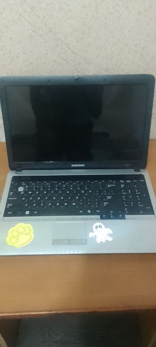 Продам ноутбук Samsung rv 508. На запчасти или на востановление!
