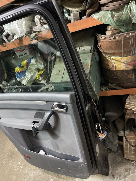 Лява задна врата на Фолксваген Туаран 2006 г