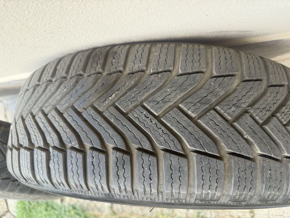 Продавам зимни гуми 195/60 R16  в комплект с железни джанти