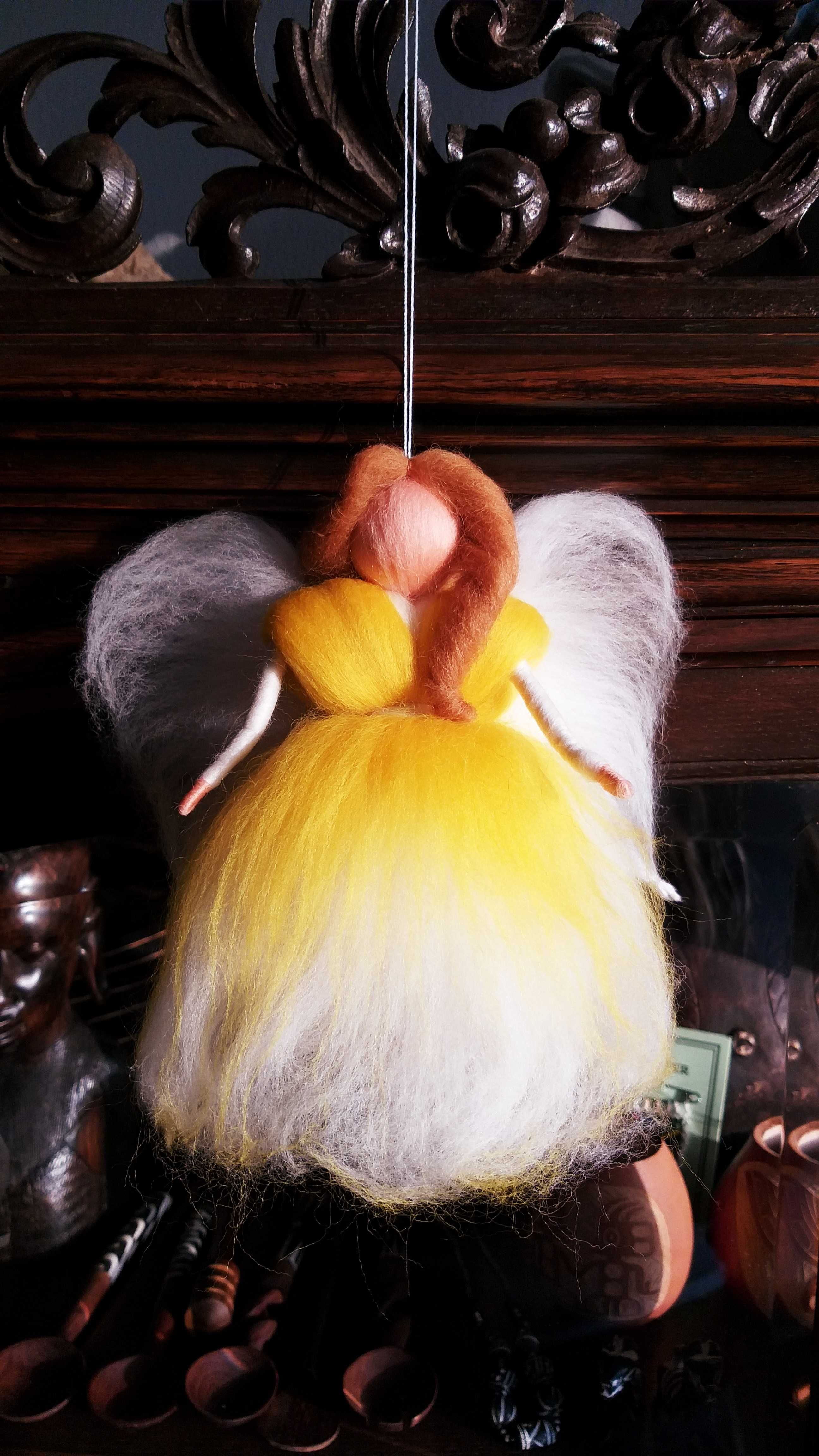 Zânuța înger ajutor- Figurină din lână, pedagogia Waldorf.
