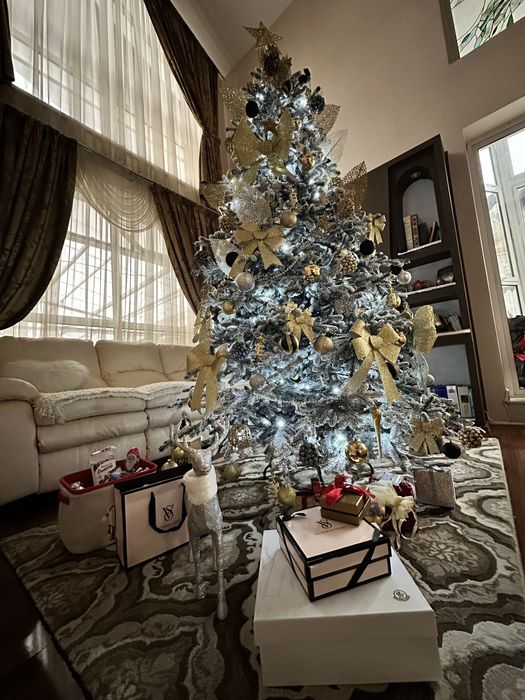 Brad artificial cu zapadă