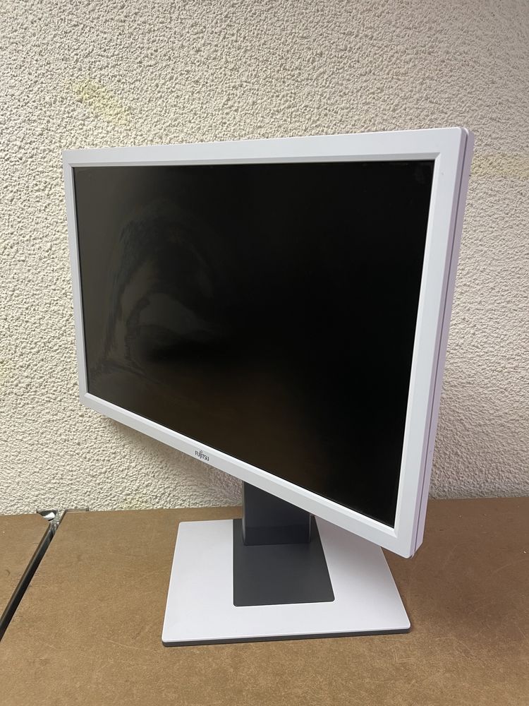 Монитор Fujitsu 22”