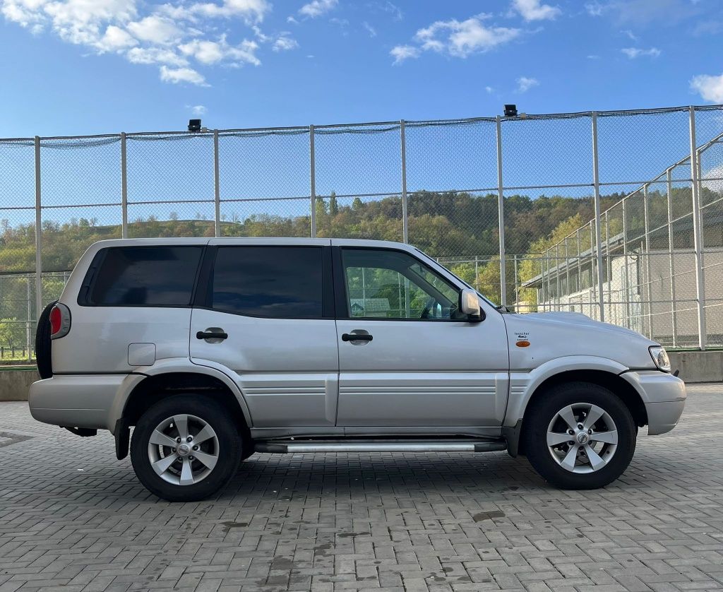 Nissan Terrano Autoutilitara N1