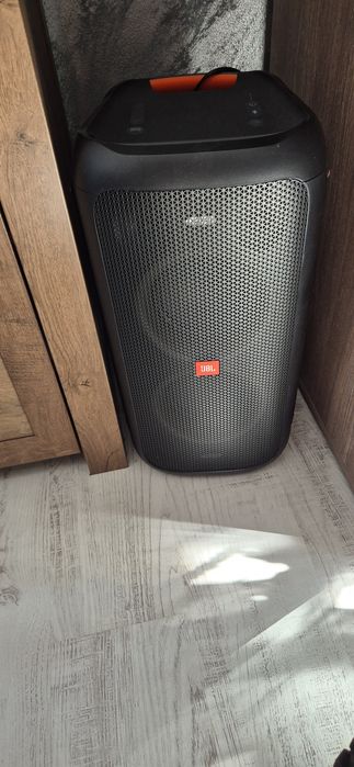 Jbl Partybox 100/ 2 bucati-Noi la cutie!