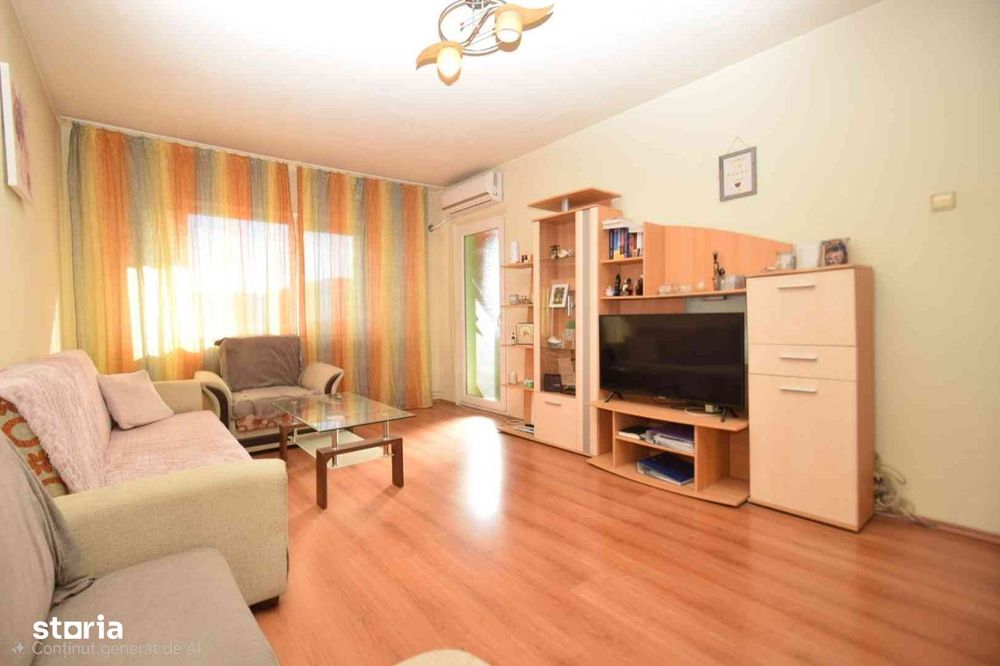 Apartament 3 camere, balcon, zona centrală