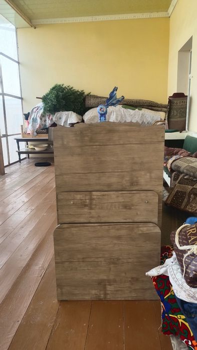 Bolalar kravati holati yangi