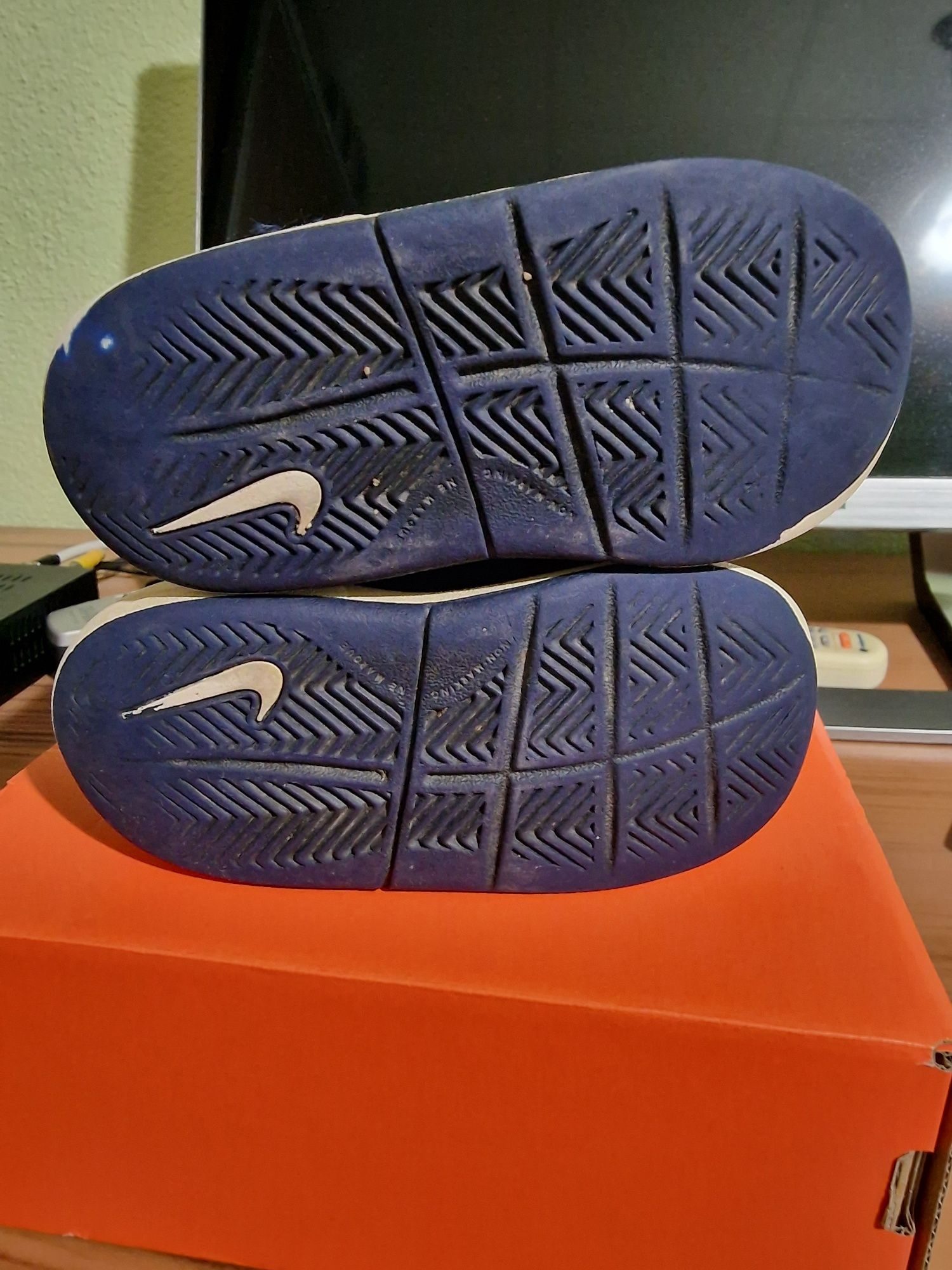 Детски маратонки adidas 29 номер и  Nike 23.5 номер