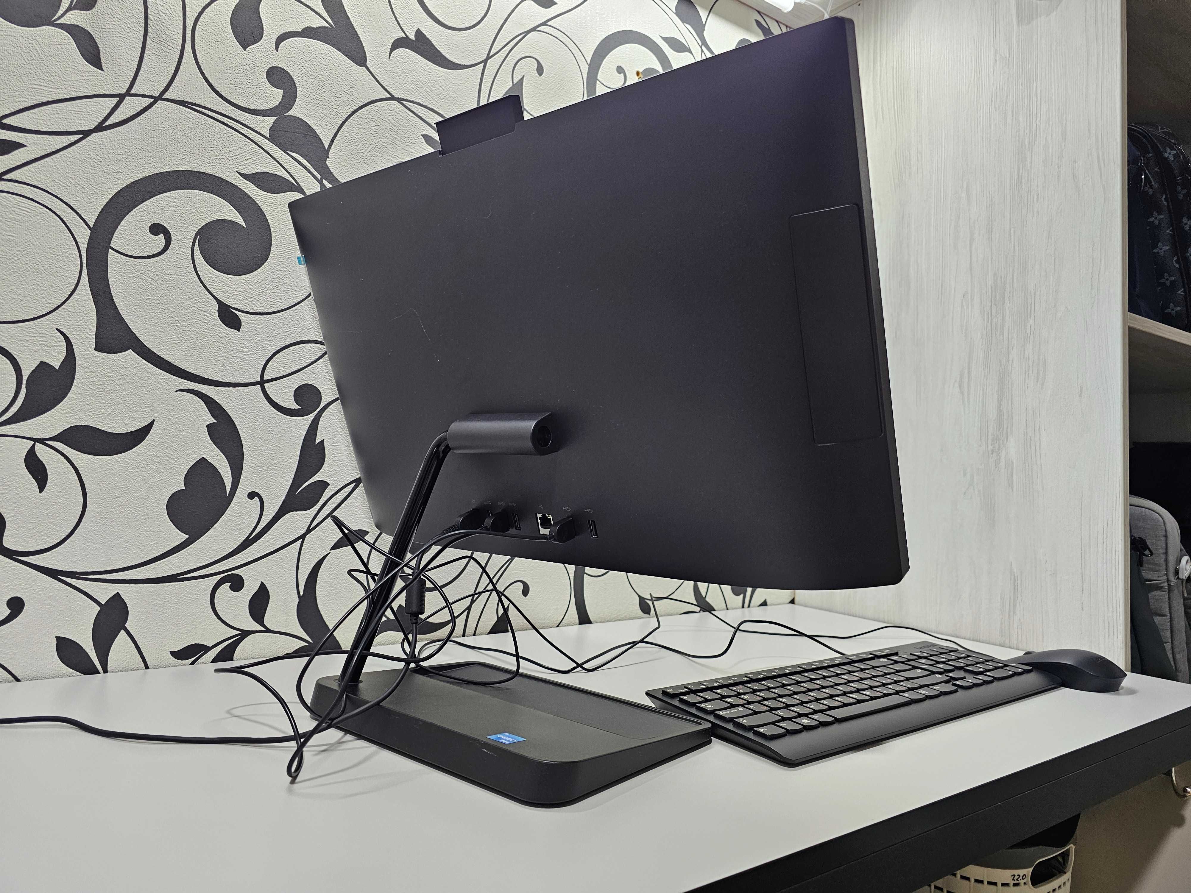 ПРОДАМ Lenovo IdeaCentre 3 Моноблок Core™i3-1115G4/8GB/256SSD/24"iPSFD