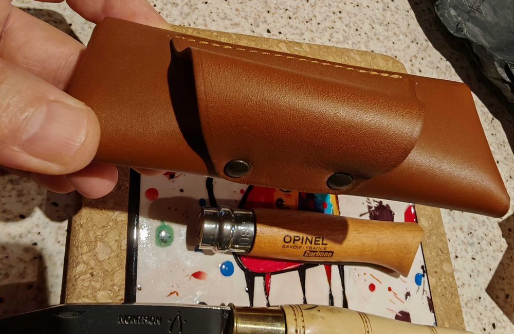 Кожен калъф за сгъваем нож/нож за стриди марка Le Petit Jouteur