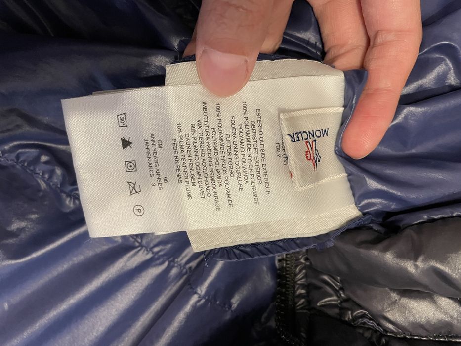 Geaca Moncler, marimea 3 ani