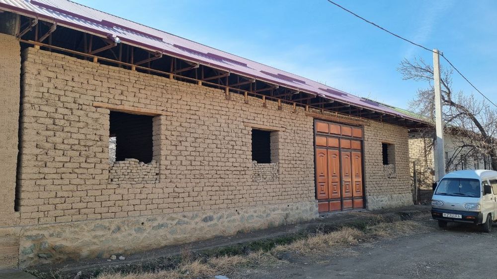 Курилиши тугалланмаган ховли сотилади