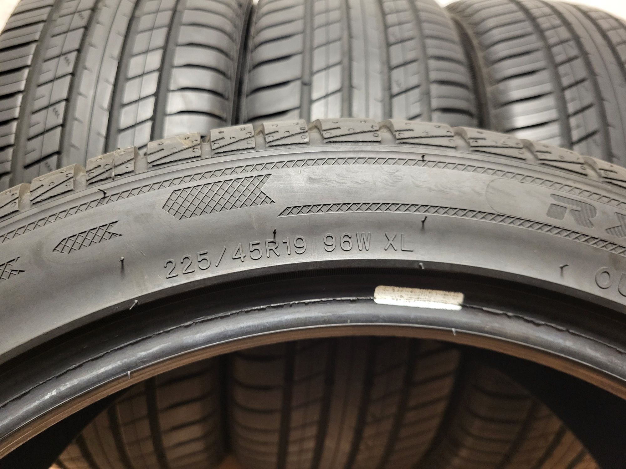225/45/19 Roadx DOT0224 / летни гуми