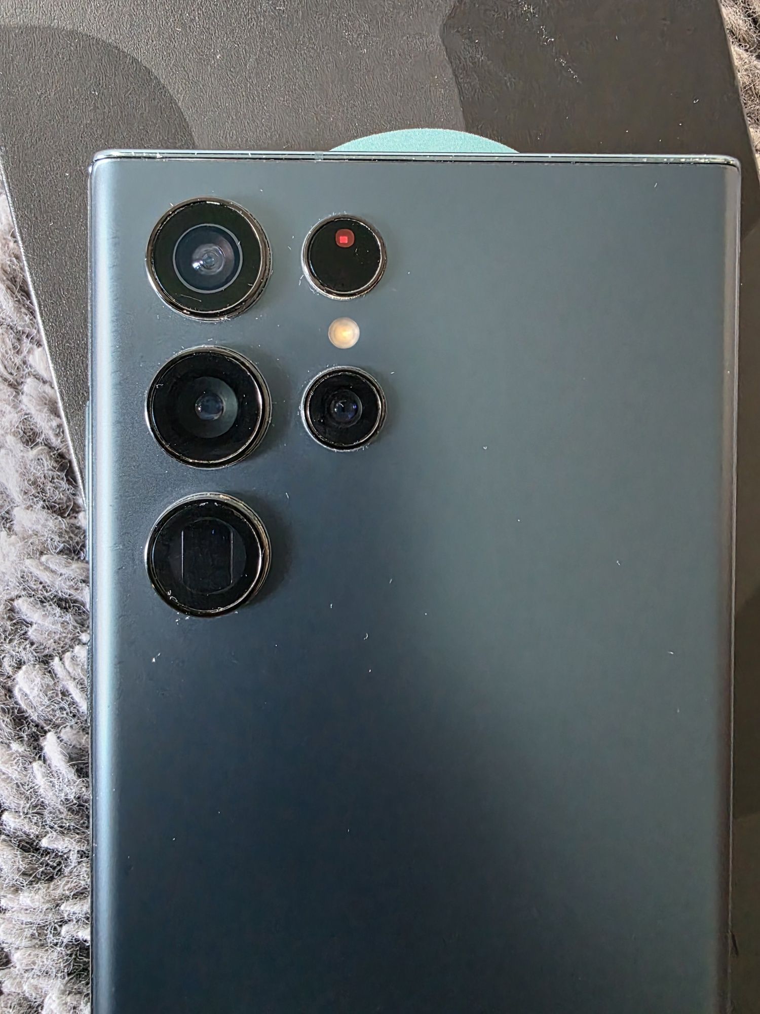 Samsung S 22 Ultra + Подарък