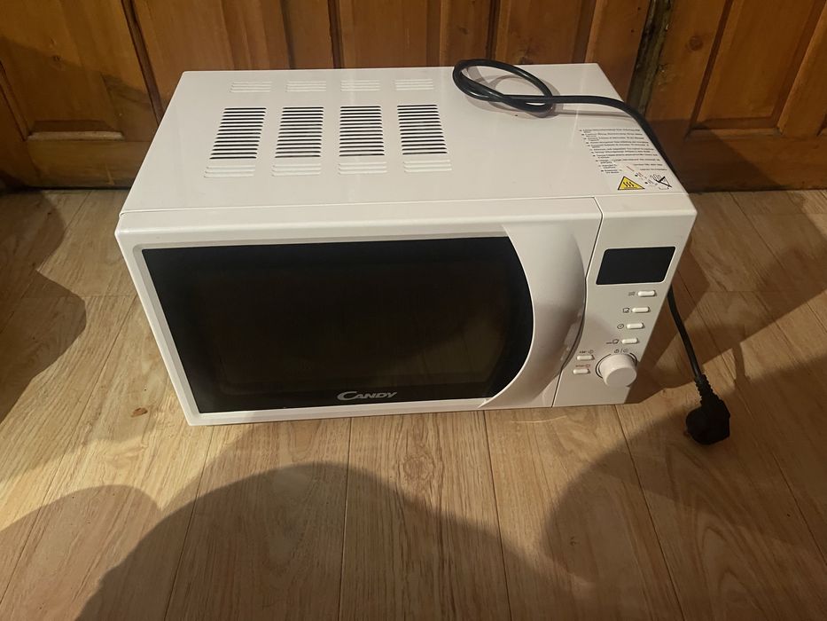 cuptor cu microunde candy cmw 2070dw foarte putin folosit
