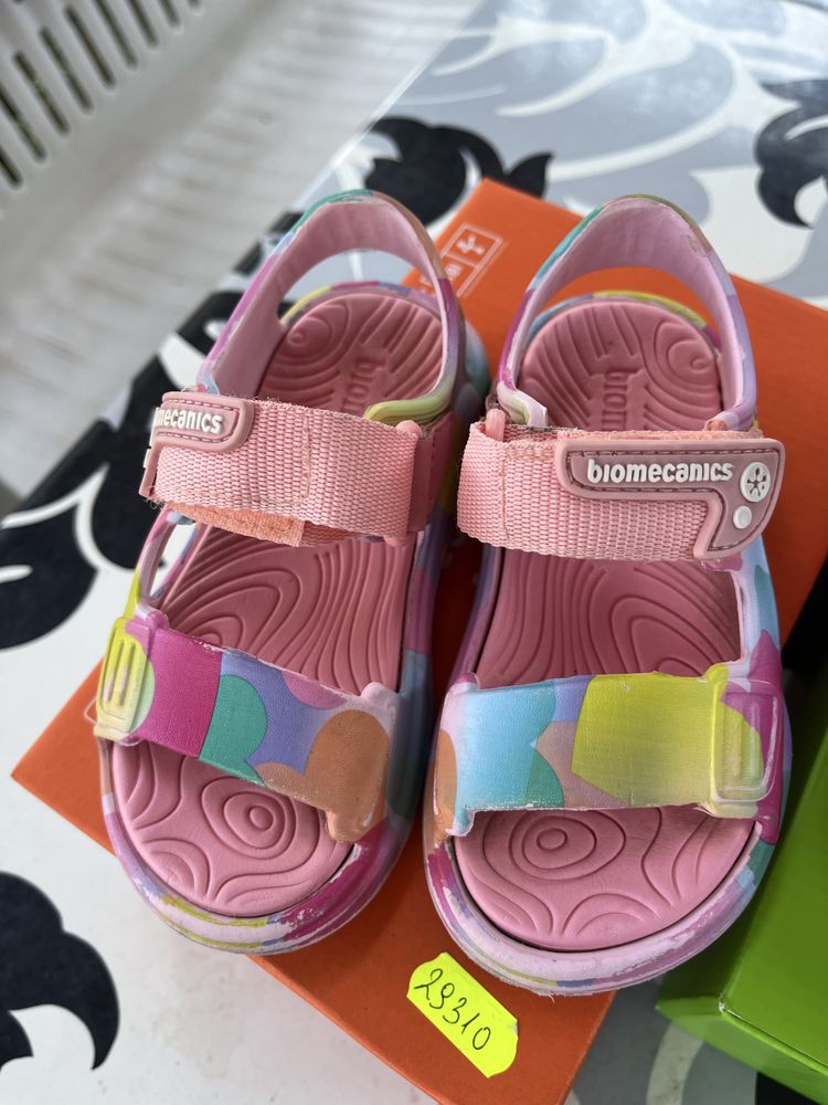 Детски сандали crocs, biomecanics