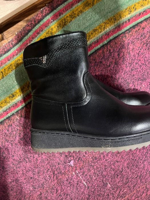 Продам женскую обувь