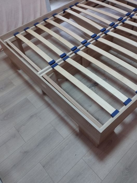 Спалня 140/200 с подматрачни рамка