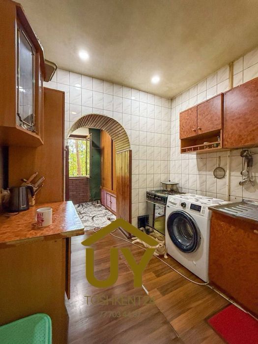 3 комнатная на Максим Горького кирпич