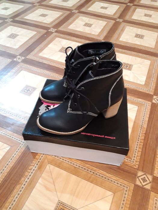 Продаю осенне-весенние брендовые полусапожки