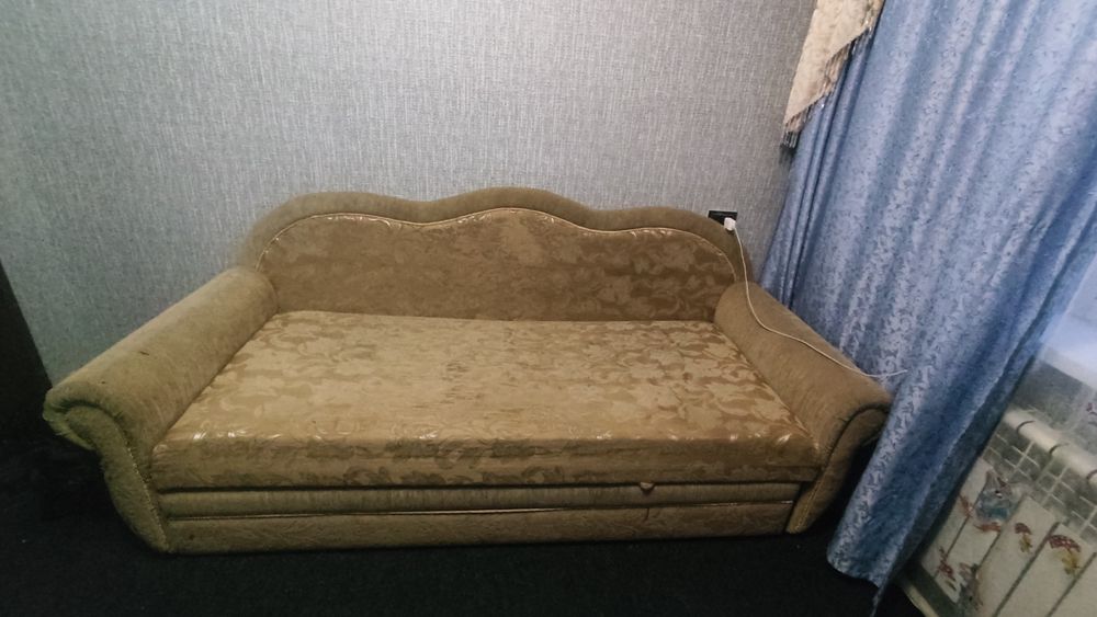 Продам диван 15000