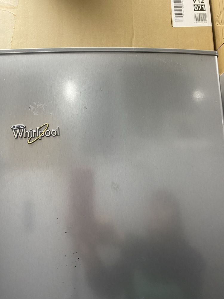 Хладилник с феизер Whirlpool