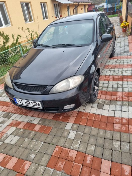 Vând Chevrolet Lacetti Super preț!