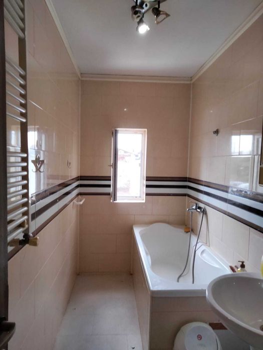 Proprietar, inchiriez