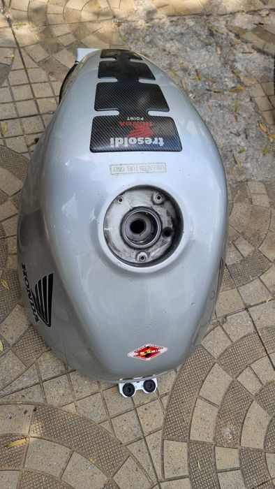 Honda VFR 1998 - 2001 5th gen - резервоар части