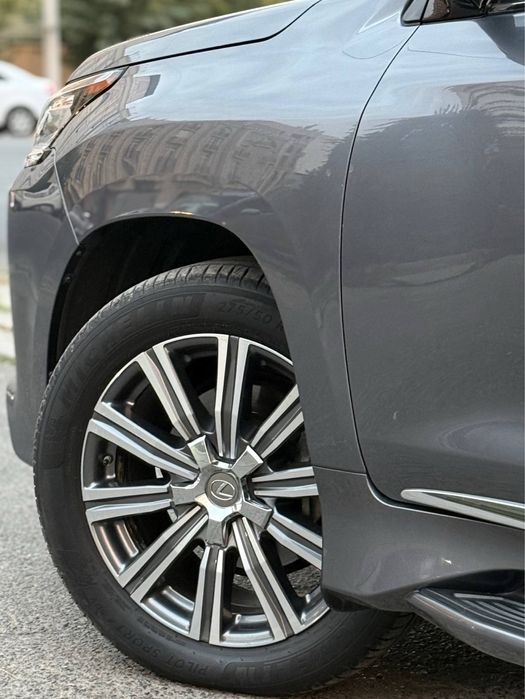 В Продаже Lexus LX 570