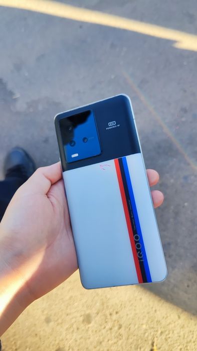 iqoo 10 в идеальном состоянии