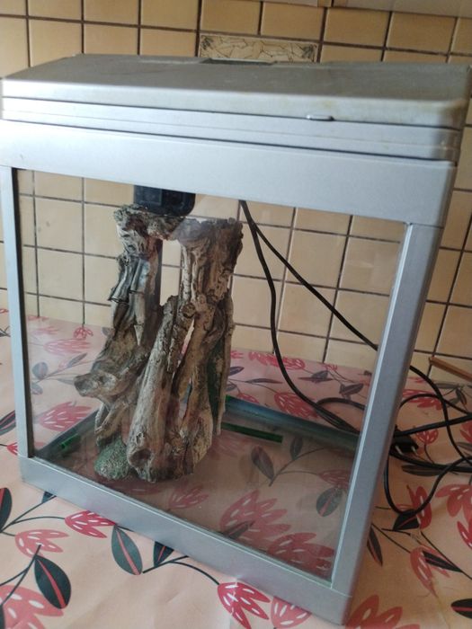 Продам аквариум для рыбок