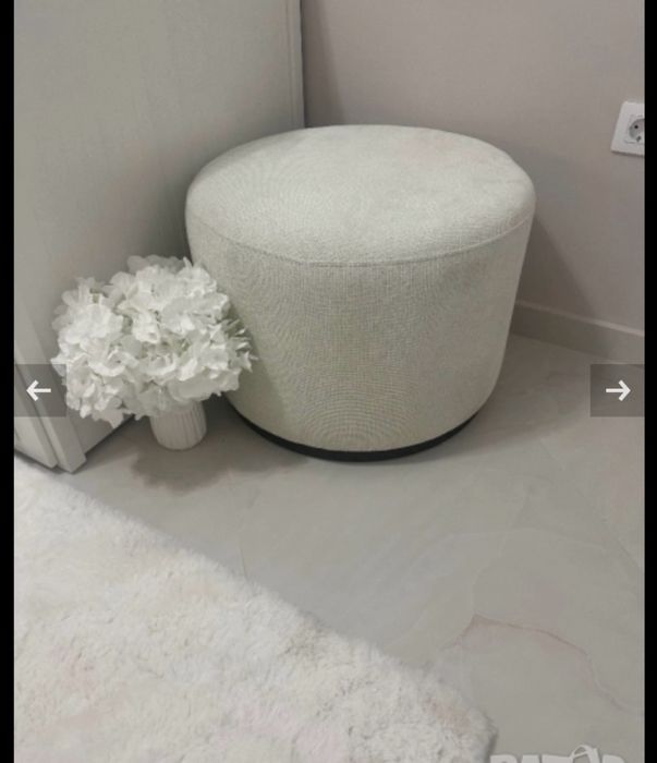 стол табуретка бежов