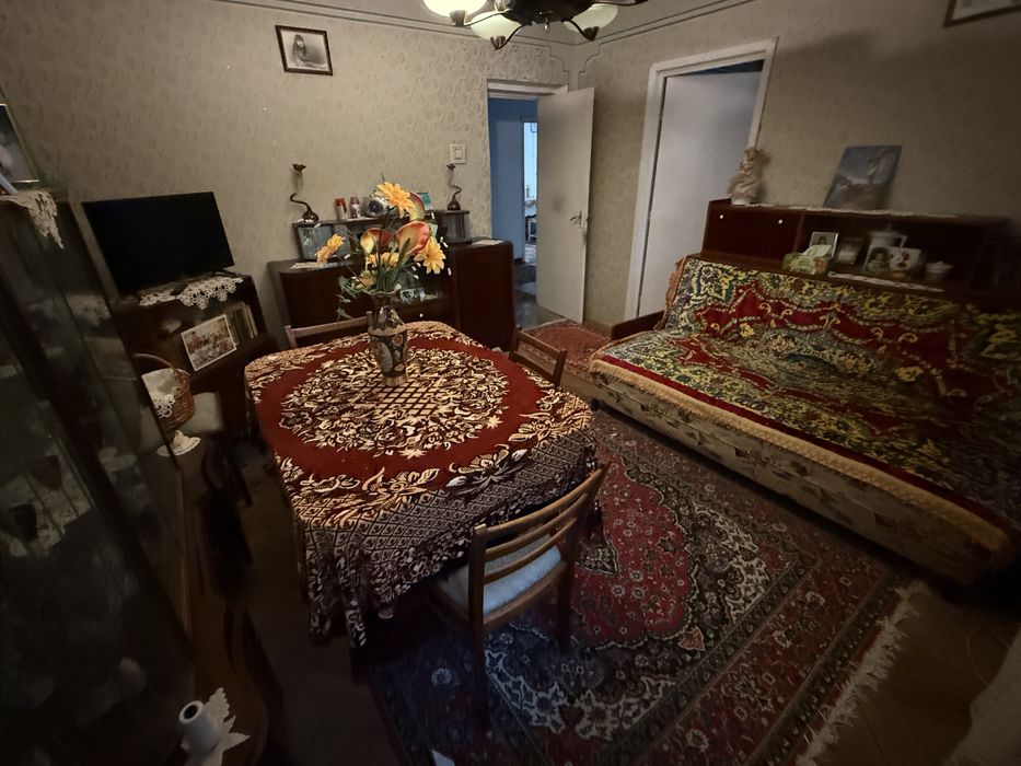 Vând apartament 3 camere Cina