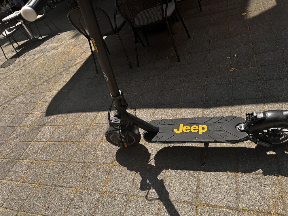 Електрическа тротинетка Jeep