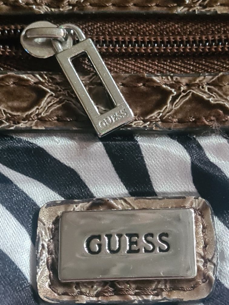 Луксозна  чанта  GUESS