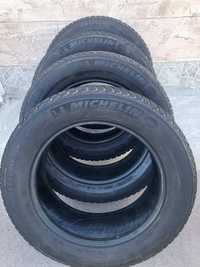 225/60/ R18 MICHELIN