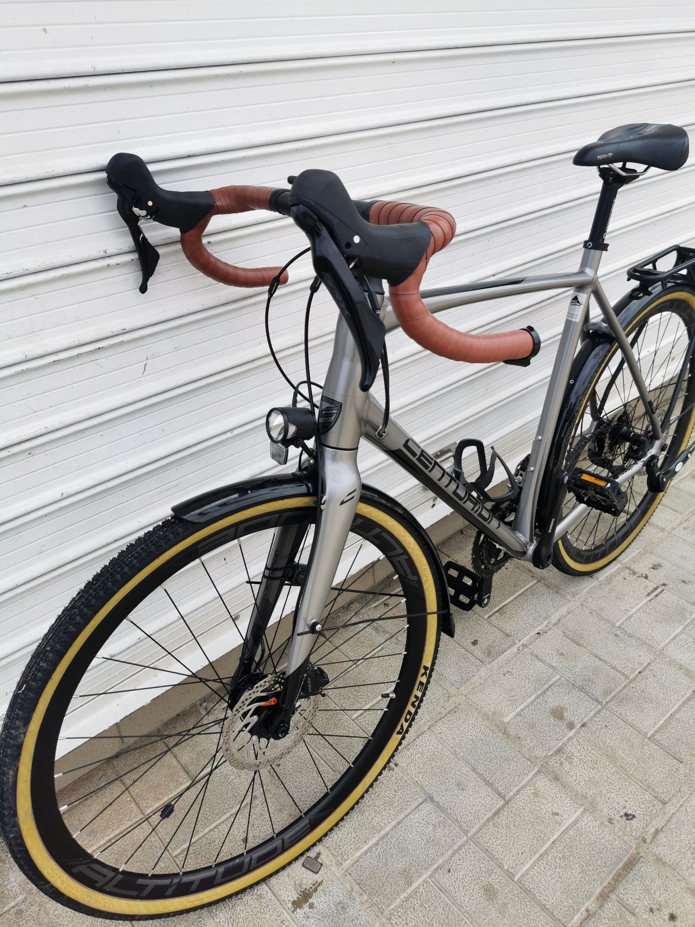 Алуминиев велосипед 28 цола CENTURION CROSSFIRE GRAVEL 2000 колело