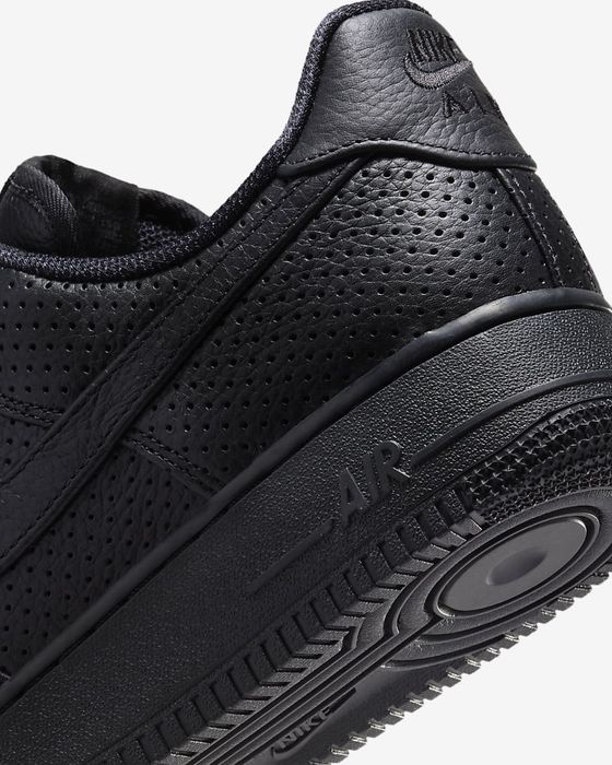 Nike Air Force 1 Мъжки обувки размер 43
Men's ShoesМъжки обувки