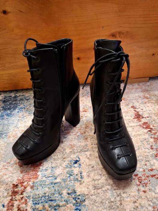 Ghete cu toc nepurtați