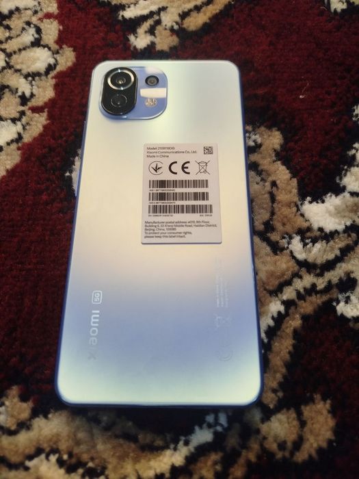 Xiyomi 11 layt 5g. 8.  256